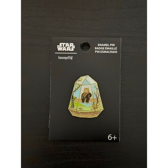 Lounegfly Star Wars Ewok Terrarium Enamel Pin - Picture 1 of 2